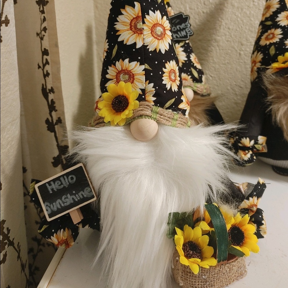 Sunflower gnome